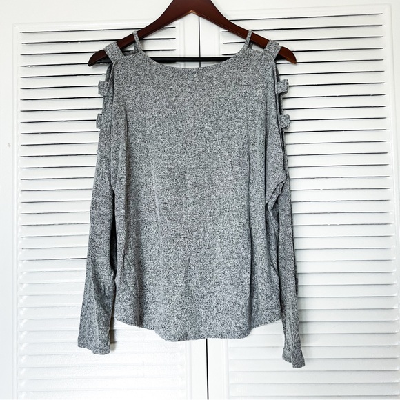 11thstreet | Softest Cutout Long Sleeve Sweater - Picture 4 of 13